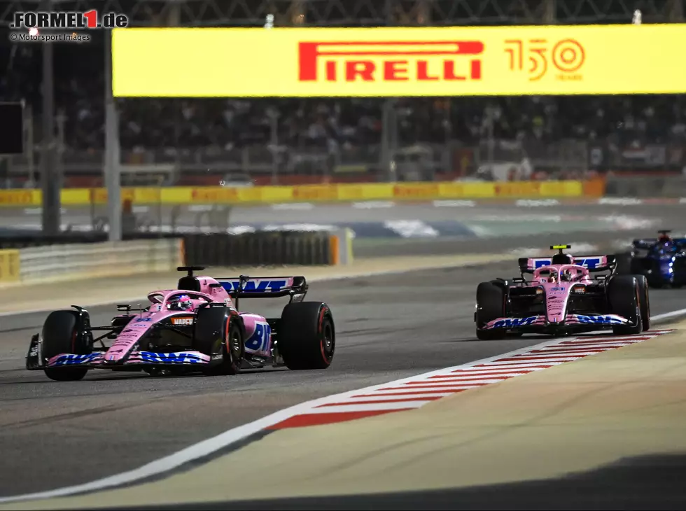 Foto zur News: Fernando Alonso, Esteban Ocon