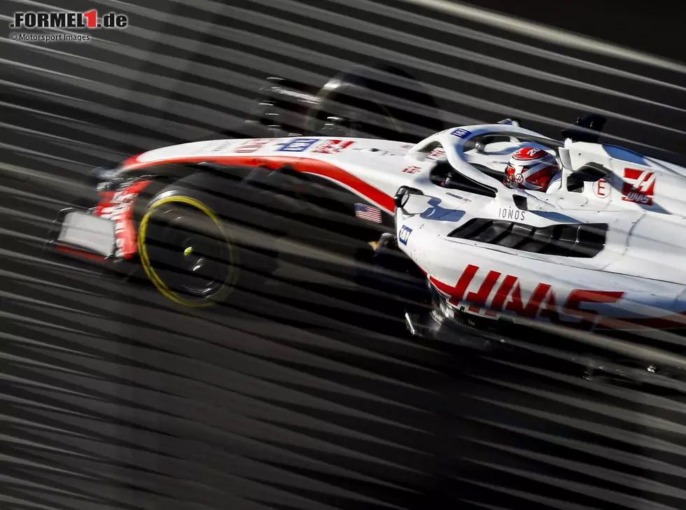 Kevin Magnussen im Haas VF-22 in Melbourne Foto zur News: Kevin Magnussen im Haas VF-22 in Melbourne