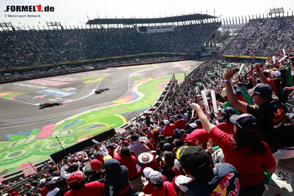Foto zur News: Fans beim Formel-1-Rennen in Mexiko-Stadt