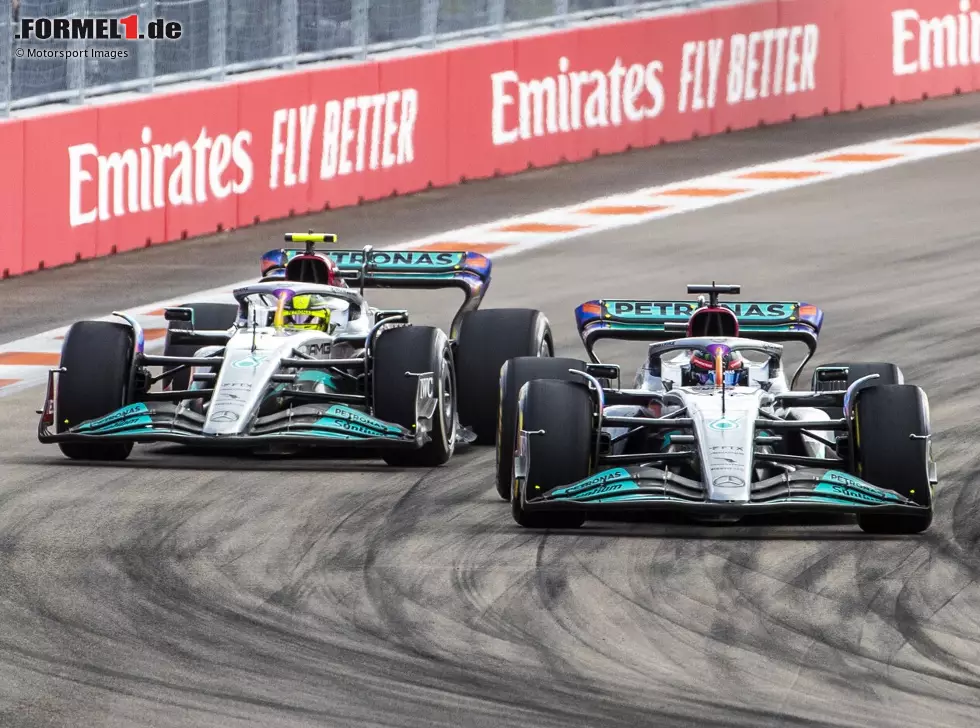 Foto zur News: Lewis Hamilton und George Russell im Miami-Grand-Prix der Formel 1 2022