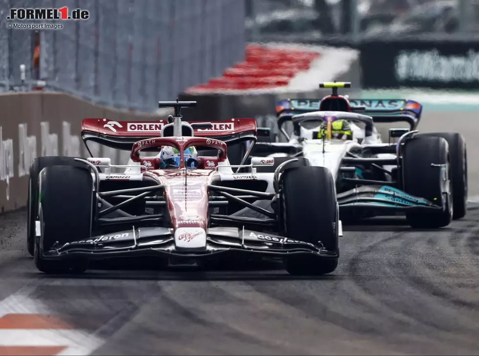 Valtteri Bottas, Lewis Hamilton Foto zur News: Valtteri Bottas, Lewis Hamilton