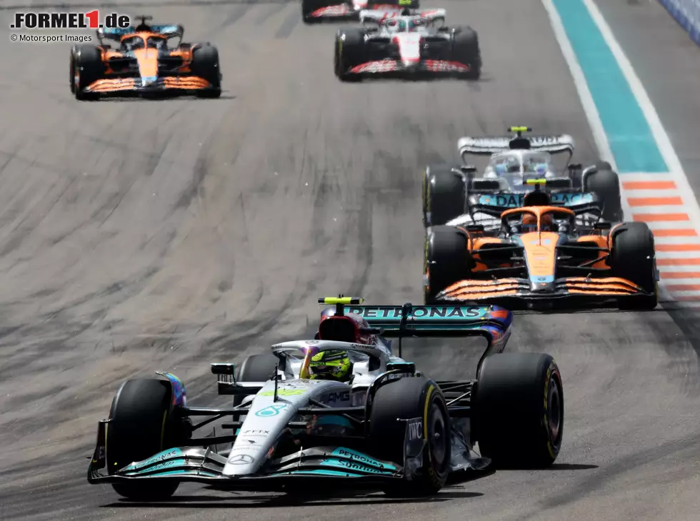Foto zur News: Lewis Hamilton, Lando Norris, Yuki Tsunoda