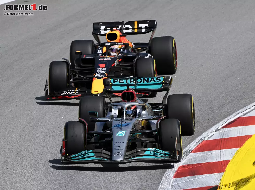 George Russell, Max Verstappen Foto zur News: George Russell, Max Verstappen