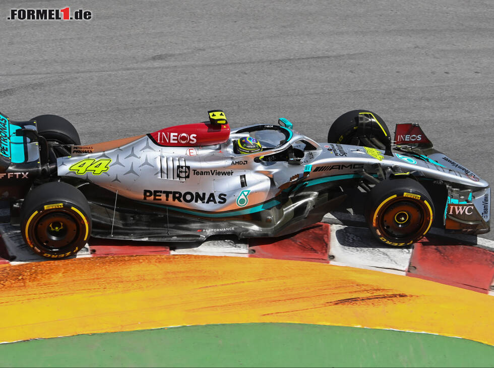 Foto zur News: Lewis Hamilton (Mercedes W13) beim Training zum Formel-1-Rennen in Kanada 2022