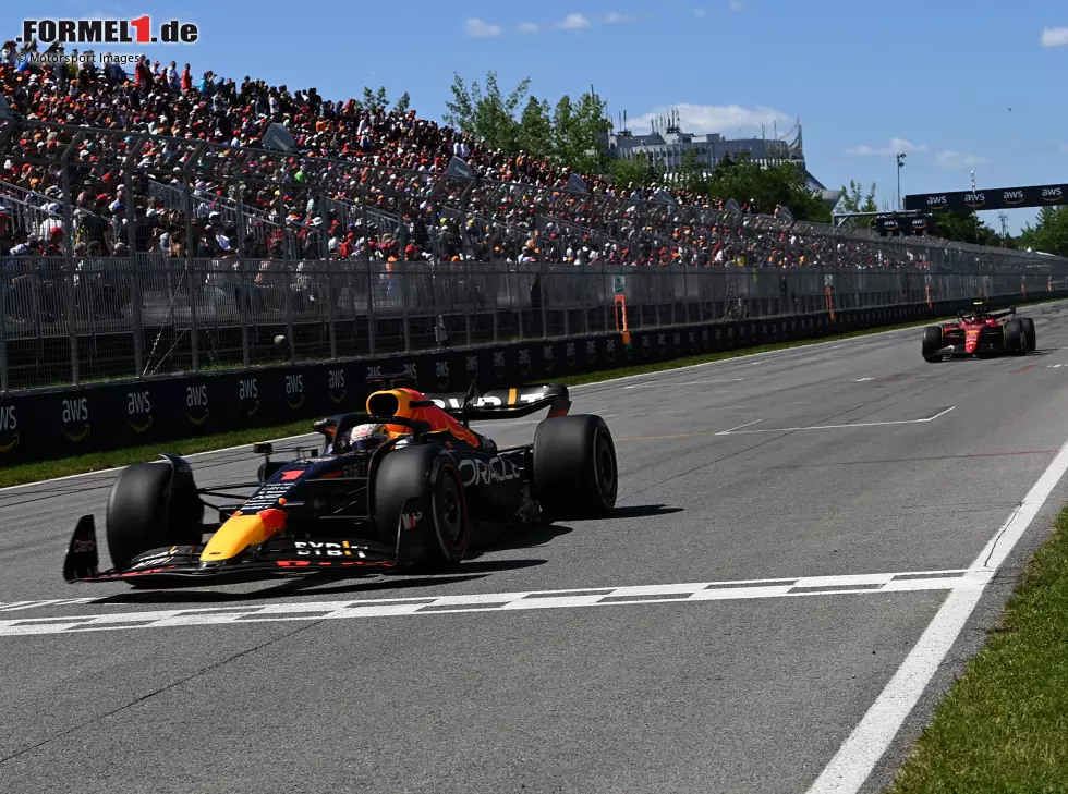 Max Verstappen (Red Bull) vor Carlos Sainz (Ferrari) beim Formel-1-Rennen in Kanada 2022 Foto zur News: Max Verstappen (Red Bull) vor Carlos Sainz (Ferrari) beim Formel-1-Rennen in Kanada 2022