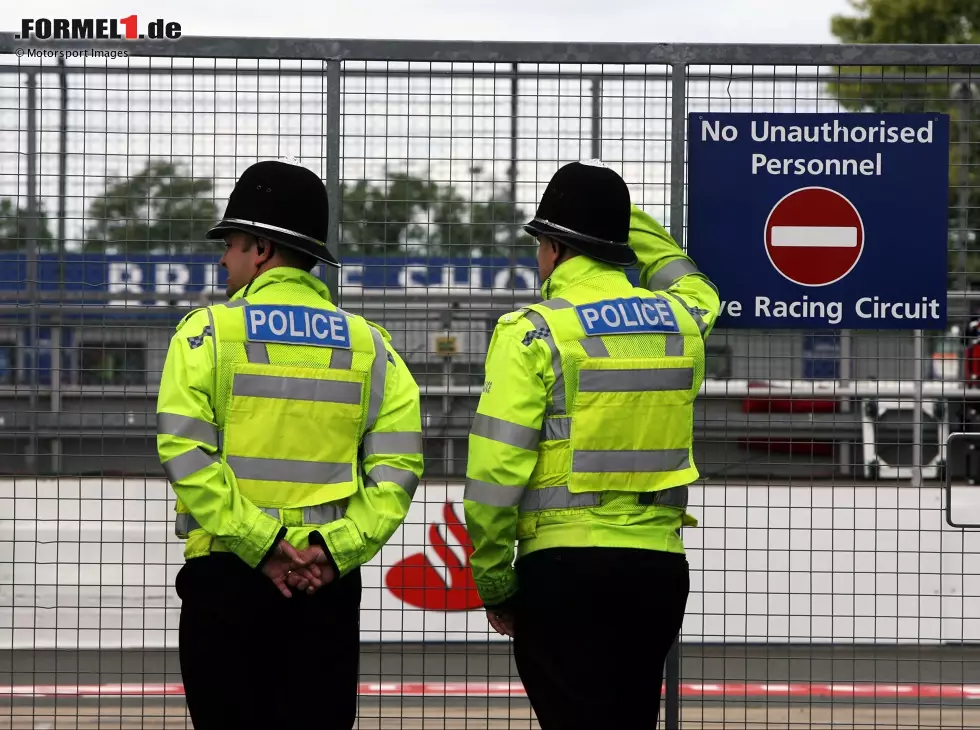 Polizei in Silverstone Foto zur News: Polizei in Silverstone