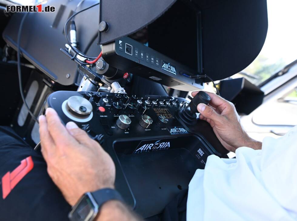 Foto zur News: Steuerelement des Formel-1-Luftbildkameramanns