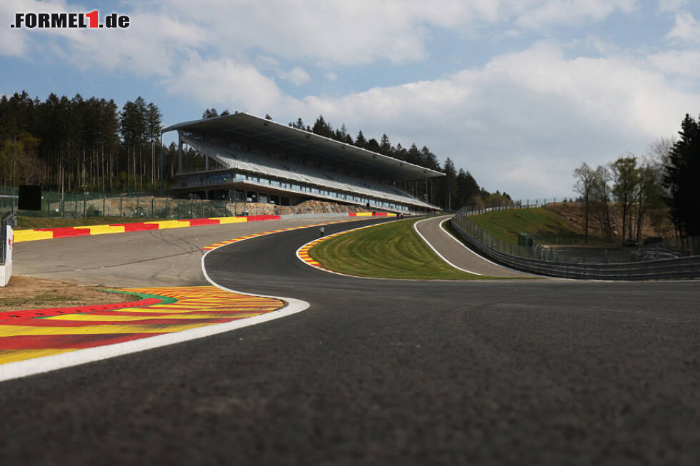 Foto zur News: Eau Rouge in Spa-Francorchamps