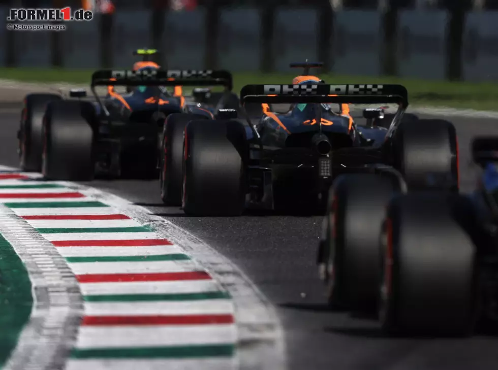 Lando Norris vor McLaren-Teamkollege Daniel Ricciardo in Monza 2022 Foto zur News: Lando Norris vor McLaren-Teamkollege Daniel Ricciardo in Monza 2022