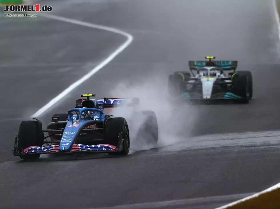 Foto zur News: Esteban Ocon, Lewis Hamilton