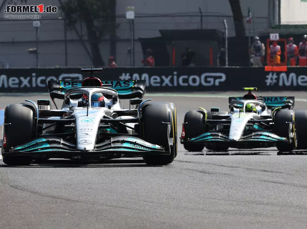 Foto zur News: George Russell, Lewis Hamilton