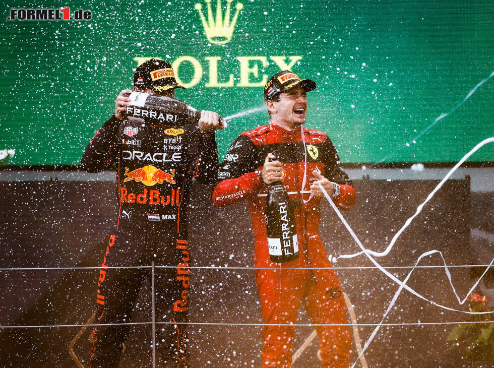 Foto zur News: Max Verstappen, Charles Leclerc