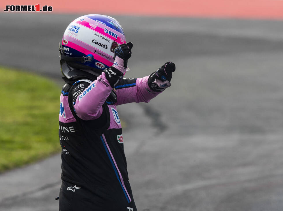 Foto zur News: Fernando Alonso tobt nach seinem Ausfall beim Formel-1-Rennen in Mexiko 2022