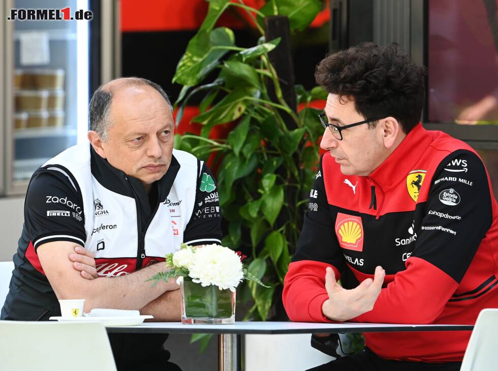 Frederic Vasseur und Mattia Binotto Foto zur News: Frederic Vasseur und Mattia Binotto