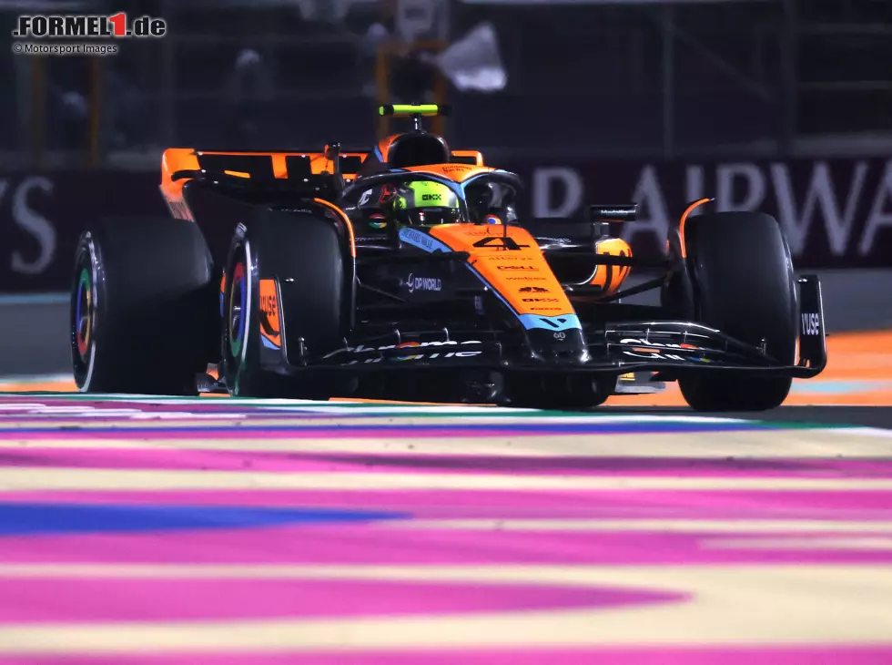 Foto zur News: Lando Norris (McLaren MCL60) beim Training zum Formel-1-Rennen in Saudi-Arabien 2023