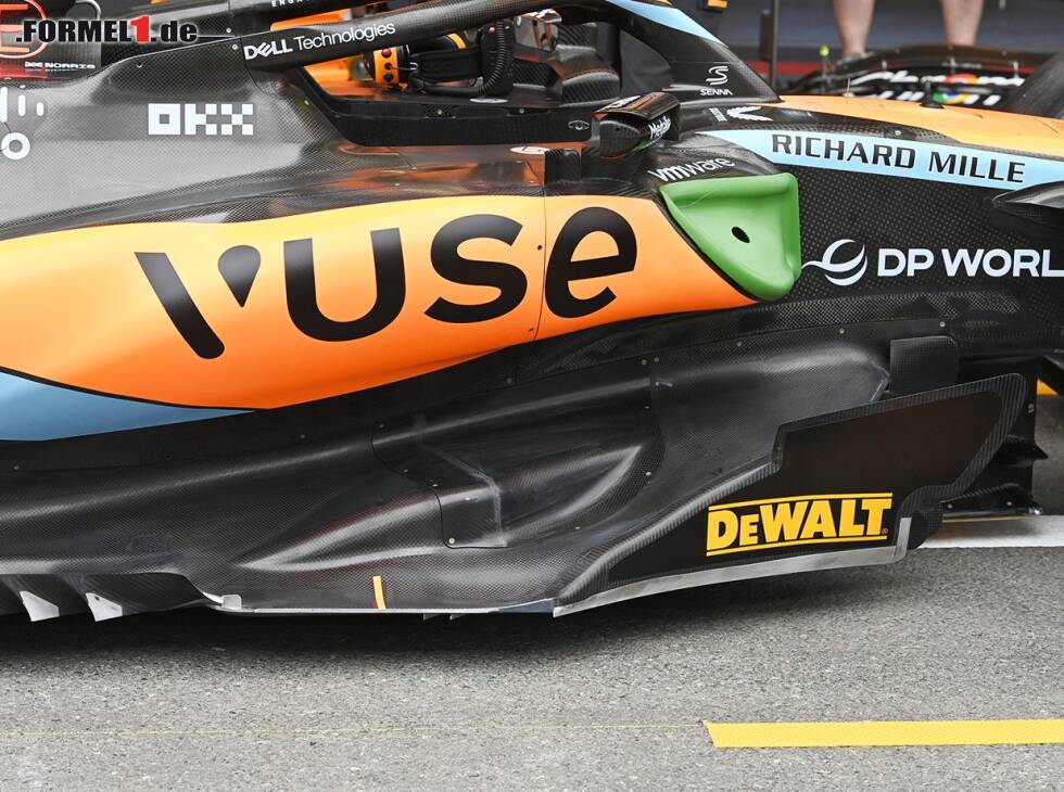 Foto zur News: Der modifizierte Unterboden am McLaren MCL60 beim Formel-1-Rennen in Baku 2023