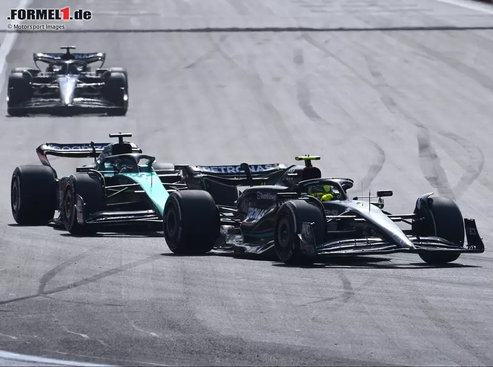 Foto zur News: Lewis Hamilton, Lance Stroll und George Russell beim Formel-1-Rennen in Baku