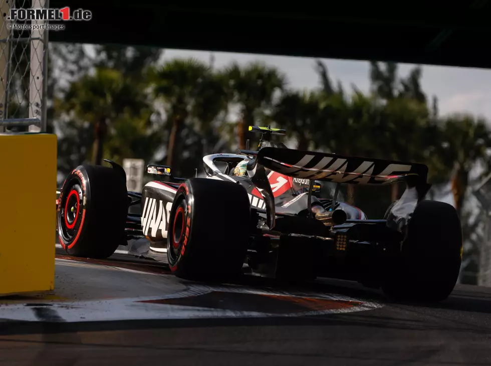 Foto zur News: Nico Hülkenberg (Haas VF-23) im Training zum Formel-1-Rennen in Miami 2023