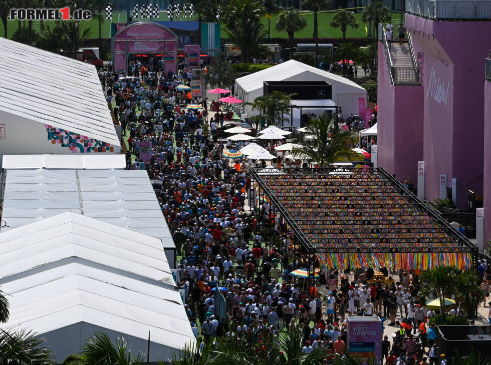 Foto zur News: Fans auf dem Gelände des Miami International Autodrome