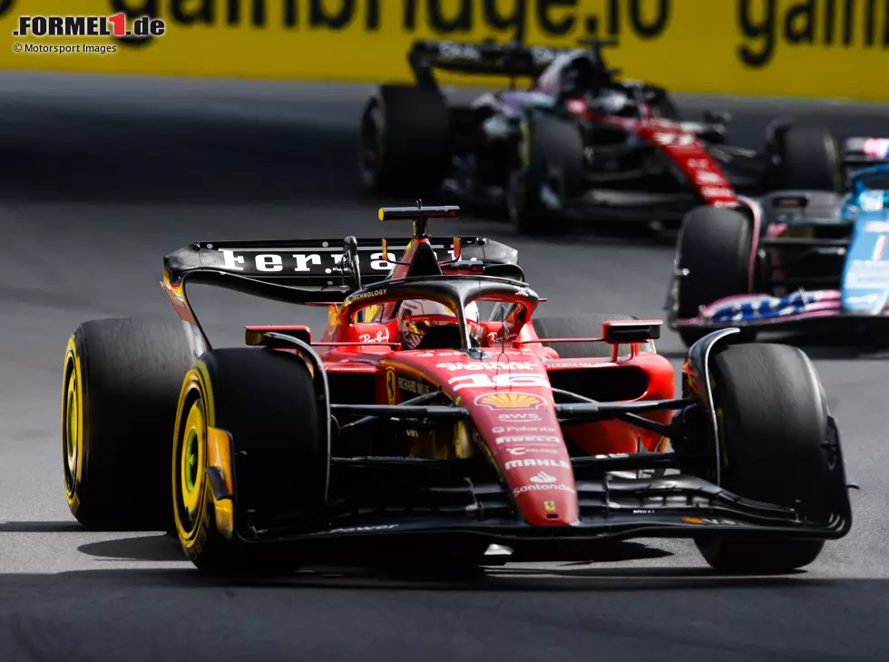 Foto zur News: Charles Leclerc, Esteban Ocon