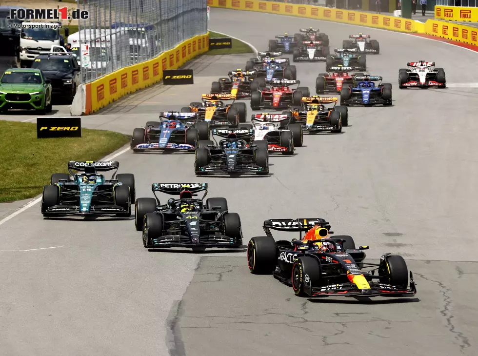 Foto zur News: Max Verstappen, Lewis Hamilton, Fernando Alonso, George Russell, Esteban Ocon