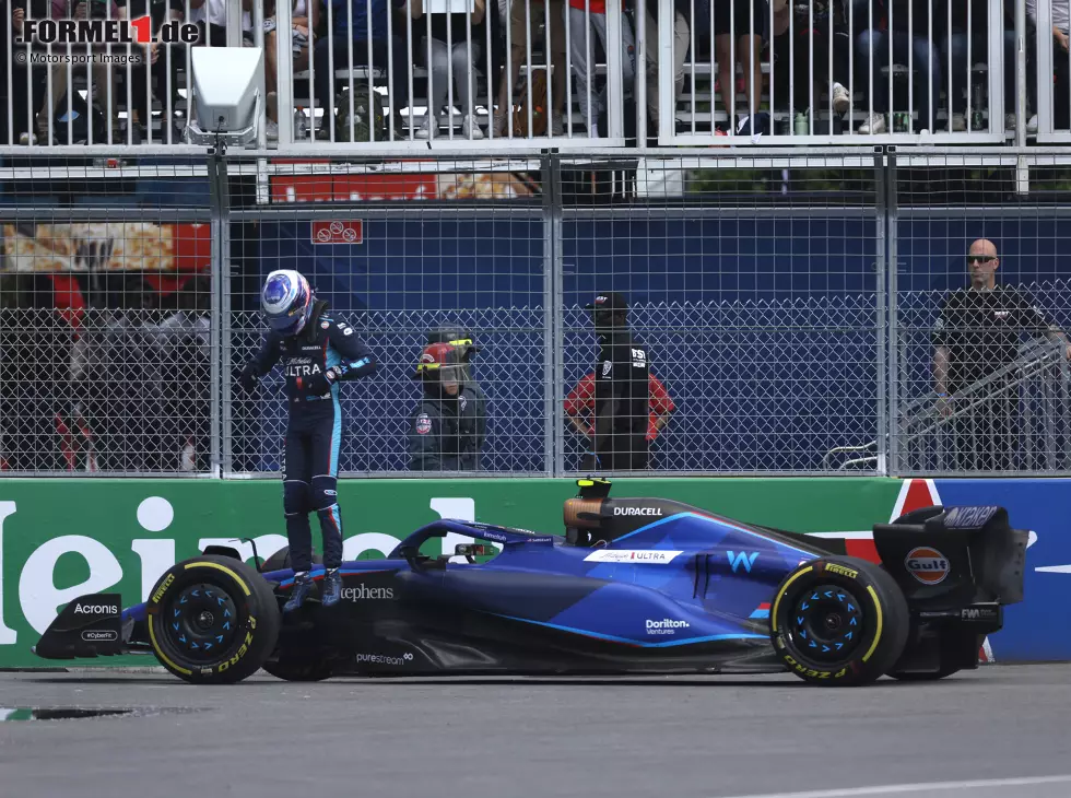 Foto zur News: Logan Sargeant (Williams FW45) scheidet beim Formel-1-Rennen von Kanada 2023 aus