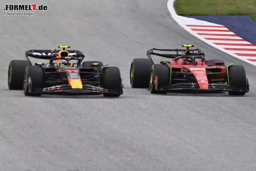 Foto zur News: Sergio Perez und Carlos Sainz beim Formel-1-Rennen in Spielberg 2023