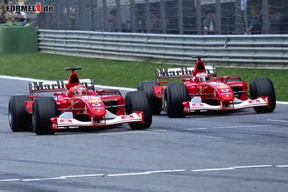 Michael Schumacher und Rubens Barrichello beim Formel-1-Rennen in Spielberg 2002 Foto zur News: Michael Schumacher und Rubens Barrichello beim Formel-1-Rennen in Spielberg 2002