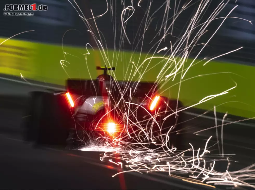 Foto zur News: Lewis Hamilton (Mercedes W13) beim Formel-1-Rennen in Singapur 2022