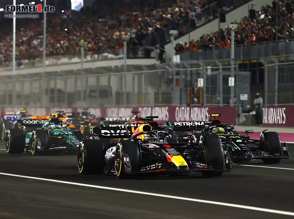 Foto zur News: Max Verstappen, Lewis Hamilton, Fernando Alonso, Charles Leclerc