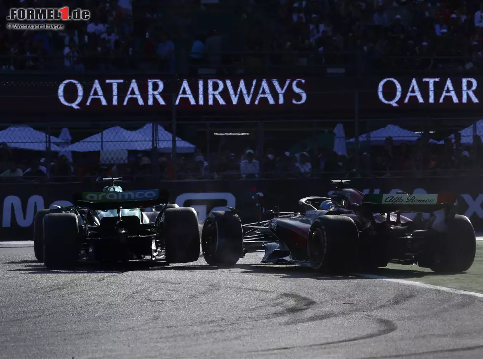 Foto zur News: Lance Stroll (Aston Martin) und Valtteri Bottas (Alfa Romeo) kollidieren beim Formel-1-Rennen in Mexiko 2023