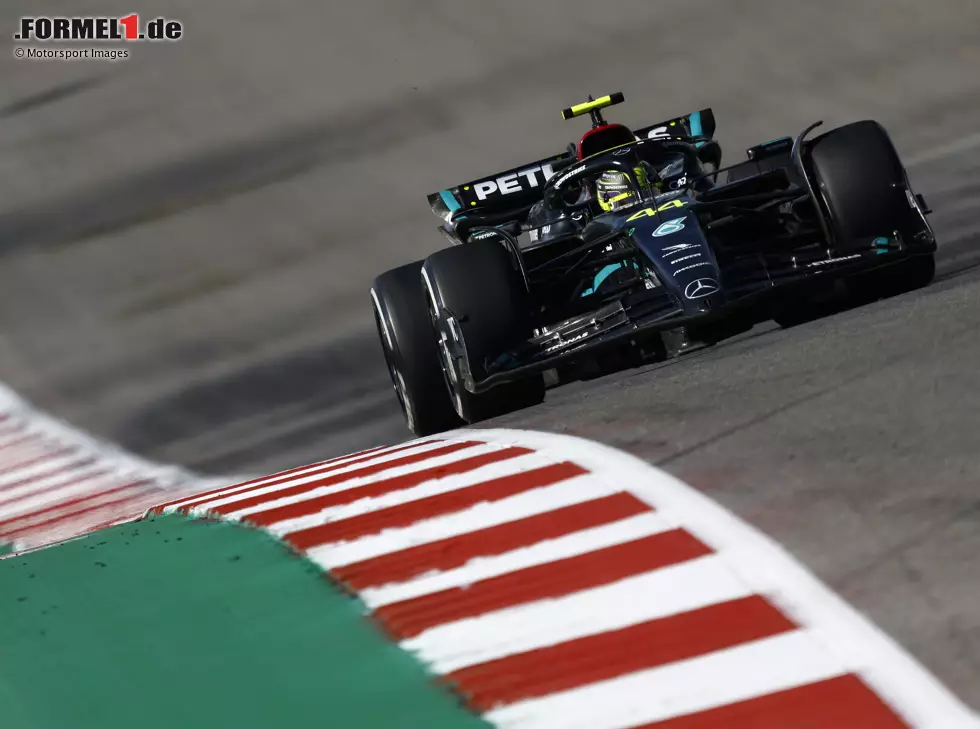 Lewis Hamilton (Mercedes W14) beim Formel-1-Rennen in Austin 2023 Foto zur News: Lewis Hamilton (Mercedes W14) beim Formel-1-Rennen in Austin 2023