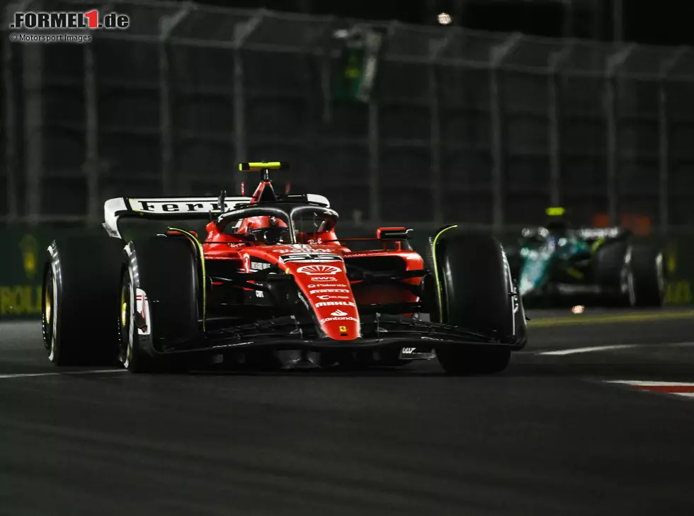 Foto zur News: Carlos Sainz (Ferrari SF-23) beim Formel-1-Rennen in Las Vegas 2023
