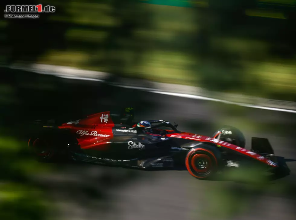 Foto zur News: Guanyu Zhou (Alfa Romeo) beim Formel-1-Rennen in Ungarn 2023