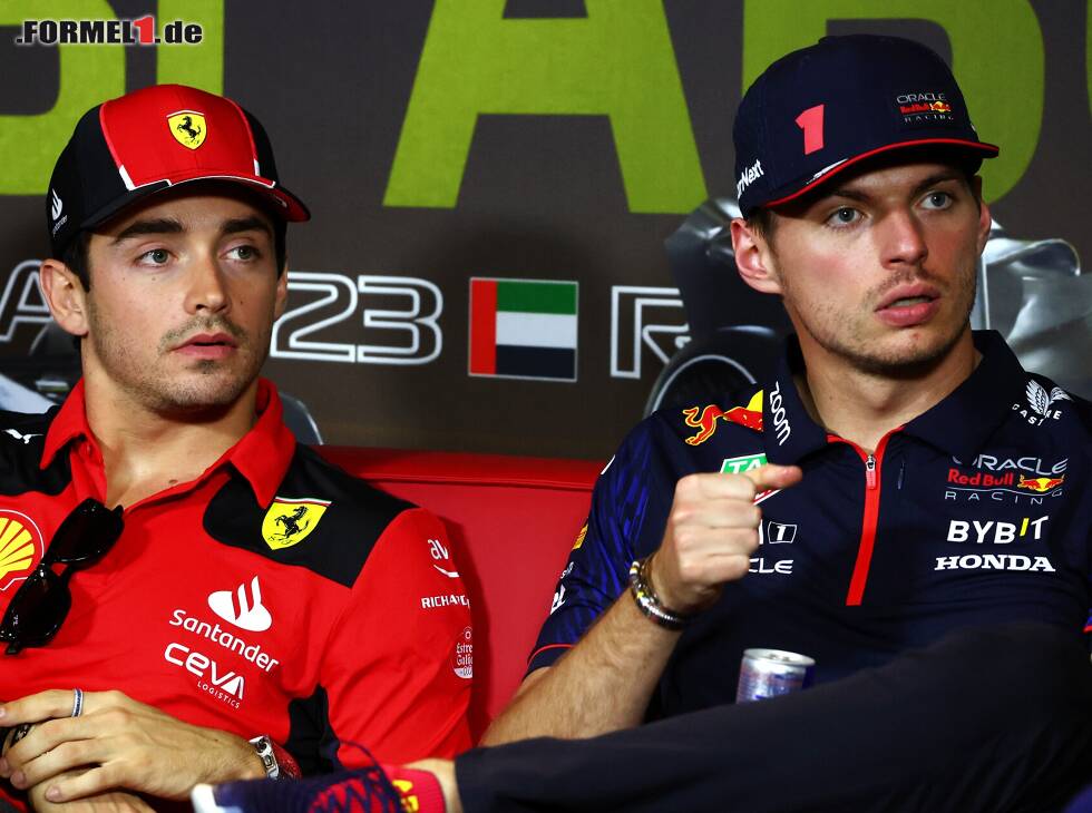 Foto zur News: Charles Leclerc und Max Verstappen in der Formel-1-Pressekonferenz in Abu Dhabi 2023