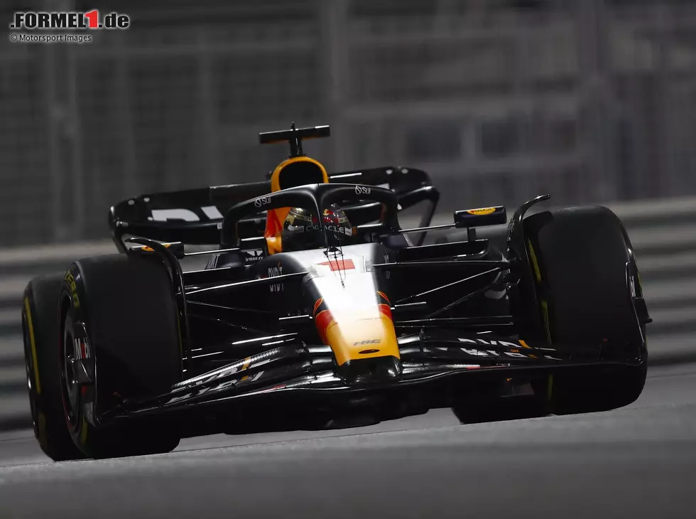 Foto zur News: Max Verstappen (Red Bull RB19) beim Formel-1-Rennen in Abu Dhabi 2023