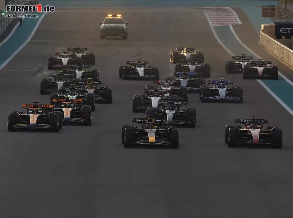Foto zur News: Start zum Formel-1-Finale 2023 beim Grand Prix von Abu Dhabi