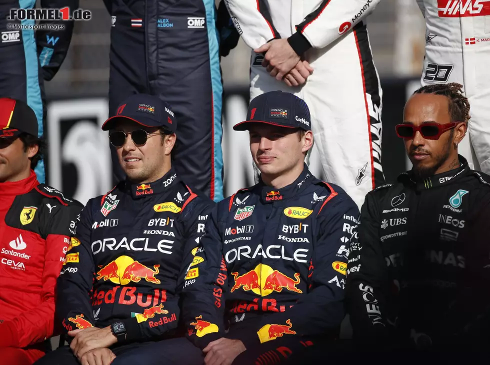 Foto zur News: Carlos Sainz, Sergio Perez, Max Verstappen, Lewis Hamilton