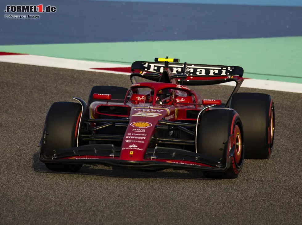 Foto zur News: Carlos Sainz (Ferrari SF-24) bei den Formel-1-Testfahrten in Bahrain 2024
