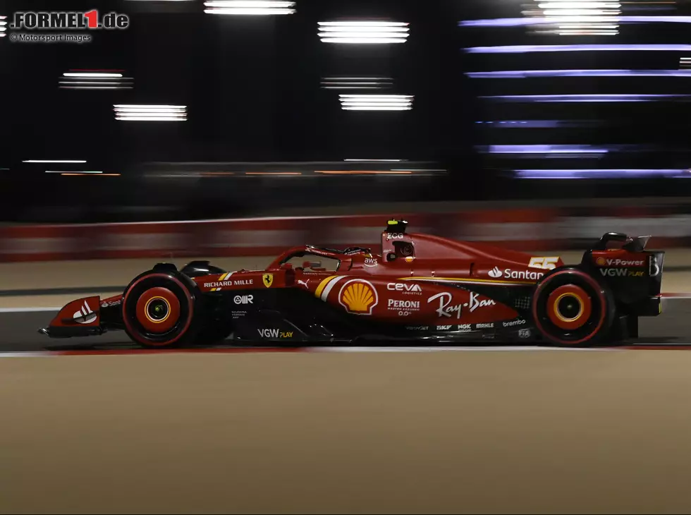 Foto zur News: Carlos Sainz (Ferrari SF-24) beim Formel-1-Rennen in Bahrain 2024