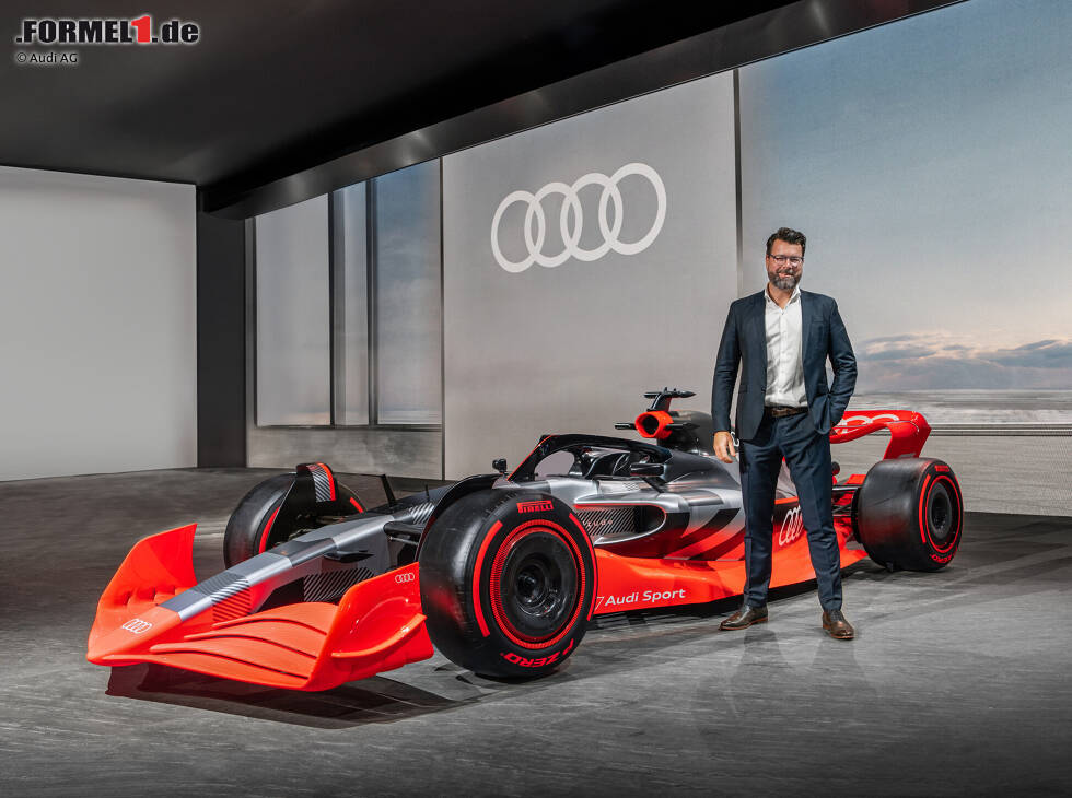Foto zur News: Showcar von Audi zum angekündigten Formel-1-Einstieg in der Saison 2026