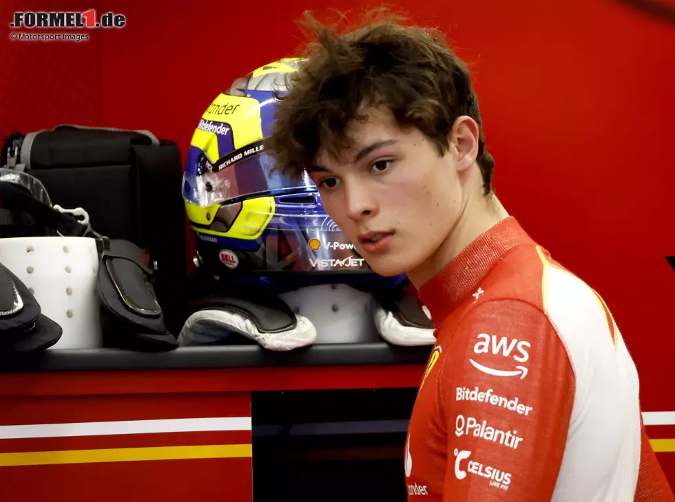 Oliver Bearman (Ferrari) vor seinem Formel-1-Debüt in Saudi-Arabien 2024 Foto zur News: Oliver Bearman (Ferrari) vor seinem Formel-1-Debüt in Saudi-Arabien 2024
