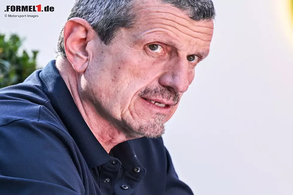 Der frühere Haas-Teamchef Günther Steiner zu Gast im Fahrerlager der Formel 1 Foto zur News: Der frühere Haas-Teamchef Günther Steiner zu Gast im Fahrerlager der Formel 1