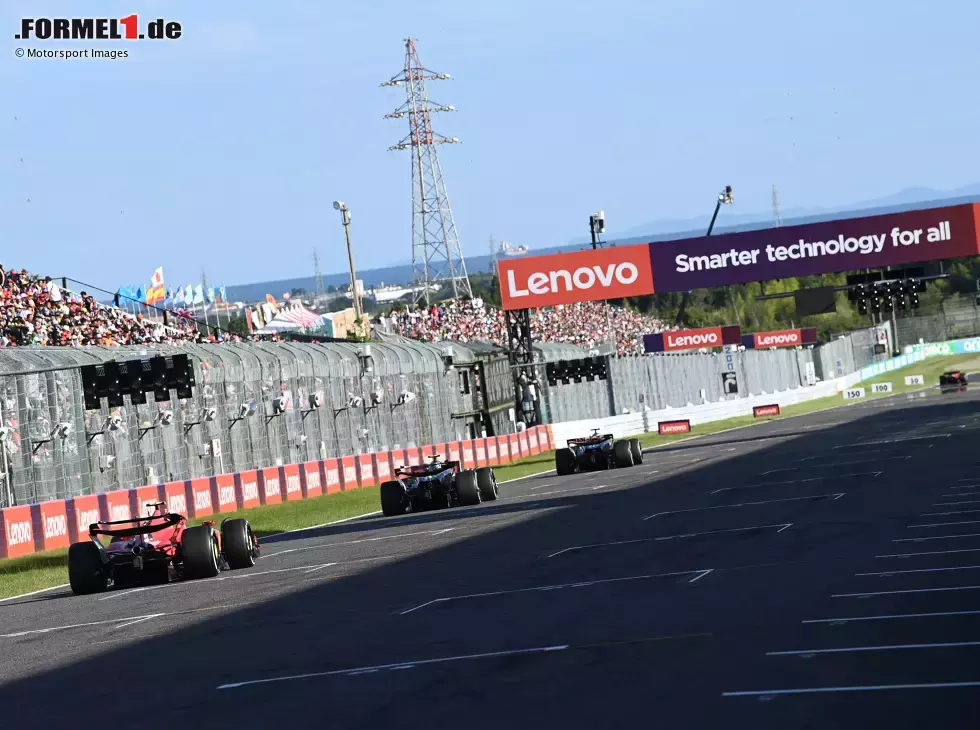 Foto zur News: George Russell, Lewis Hamilton, Carlos Sainz