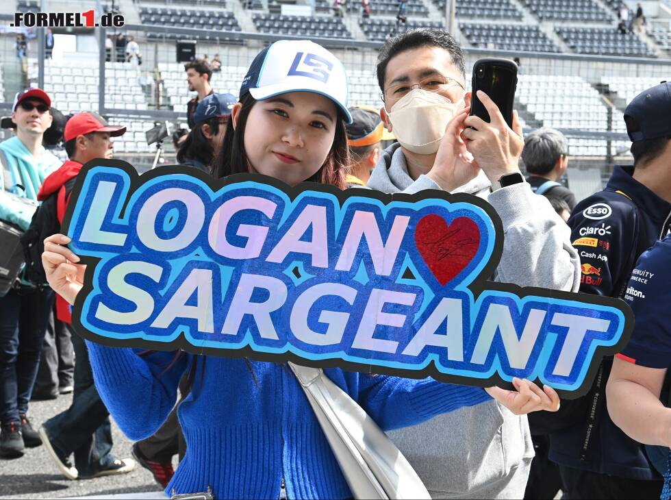 Foto zur News: Fans von Logan Sargeant