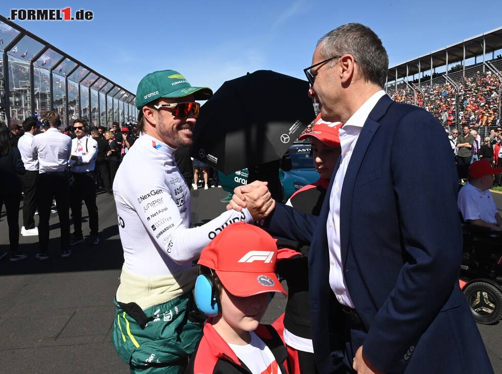 Foto zur News: Superstar Alonso bleibt F1-Boss Stefano Domenicali erstmal erhalten