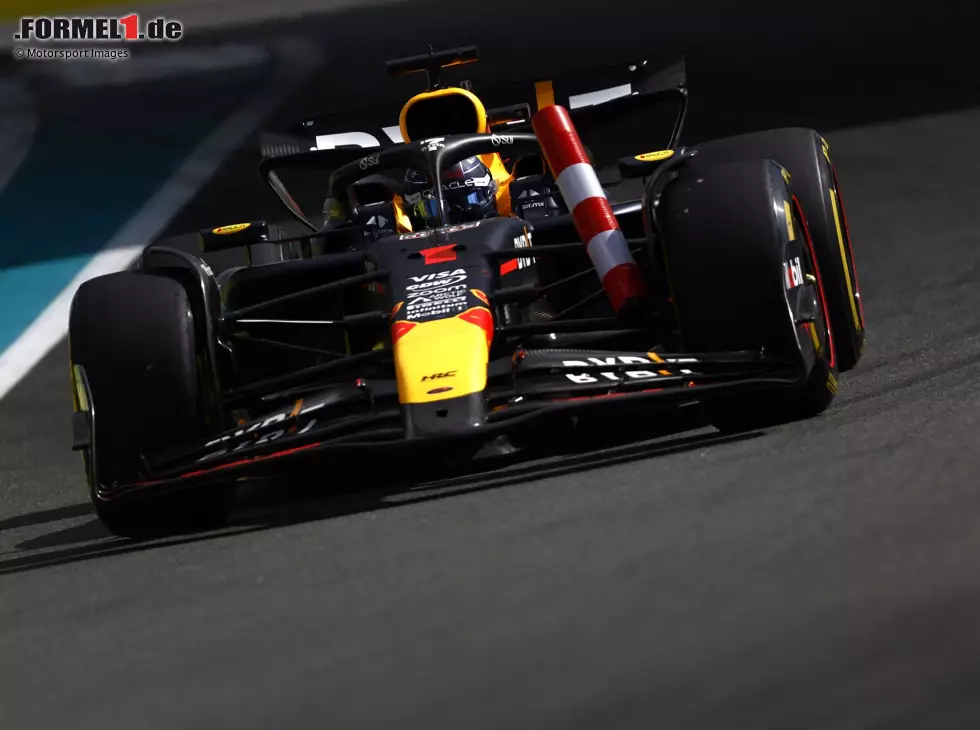 Foto zur News: Max Verstappen (Red Bull RB20) im Formel-1-Rennen von Miami 2024