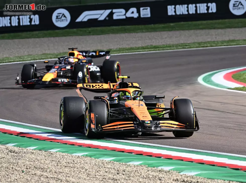 Foto zur News: Lando Norris, Max Verstappen