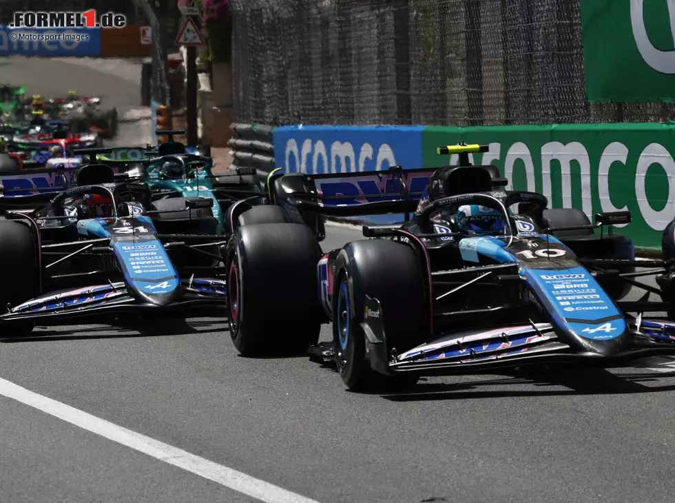 Kamen sich in Monaco viel zu nahe: Alpines Pierre Gasly und Esteban Ocon Foto zur News: Kamen sich in Monaco viel zu nahe: Alpines Pierre Gasly und Esteban Ocon