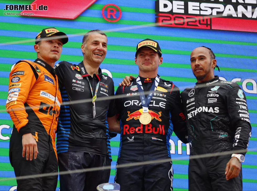 Foto zur News: Lando Norris, Max Verstappen, Lewis Hamilton